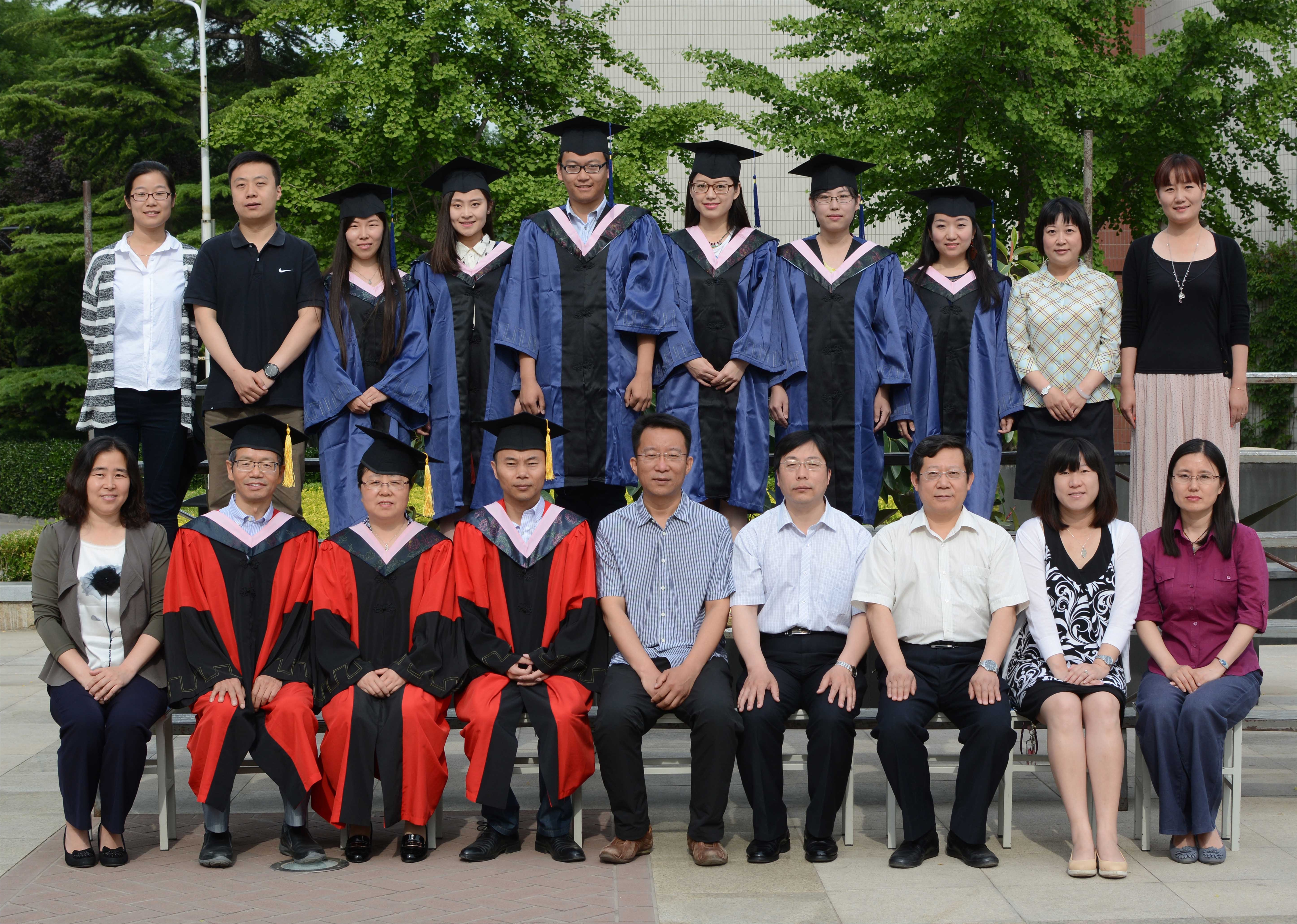 2015届研究生.jpg